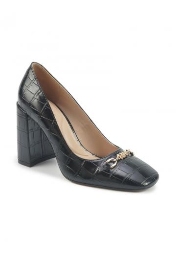 Туфли с высоким носом