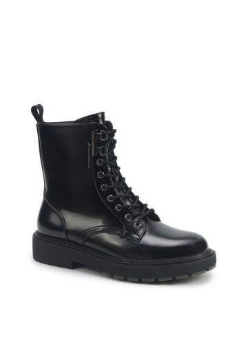 Ботинки на шнуровке
