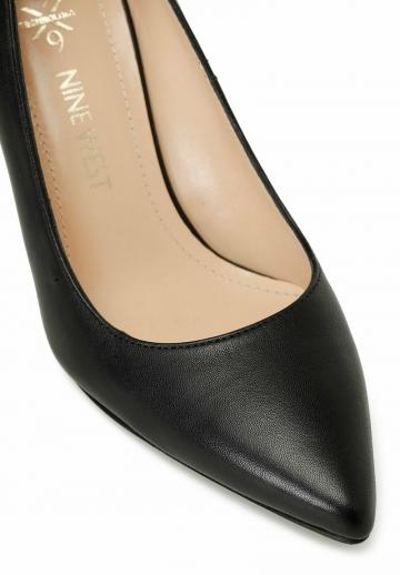 Туфли на высоком каблуке