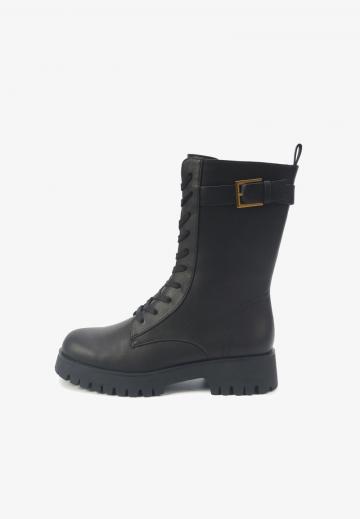 Ботинки на шнуровке