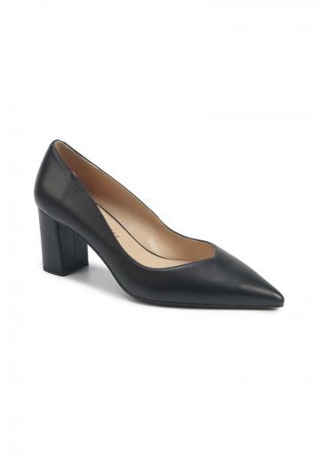 Туфли с высоким носом