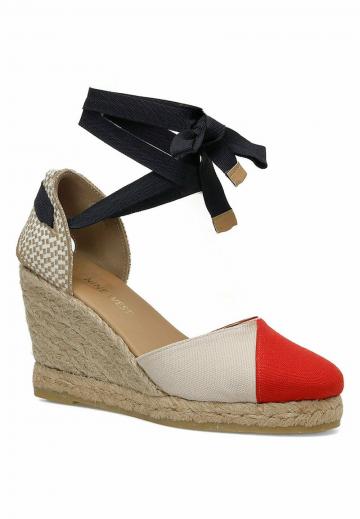 Туфли на шнуровке