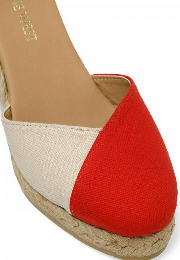 Туфли на шнуровке