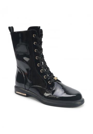 Ботинки на шнуровке