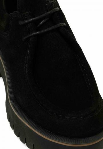 Туфли с высоким носом