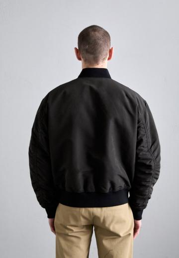 Куртка бомбер