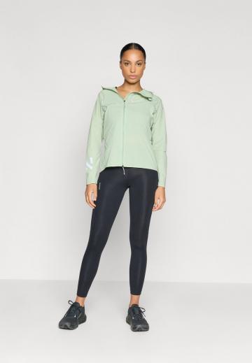 Спортивная куртка