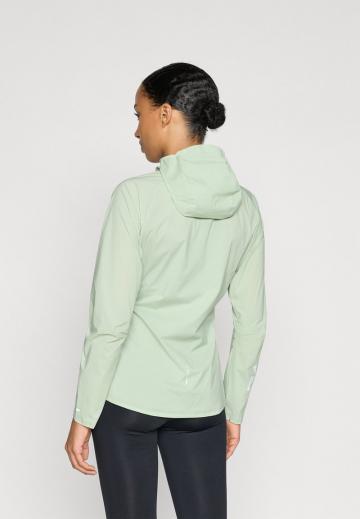 Спортивная куртка