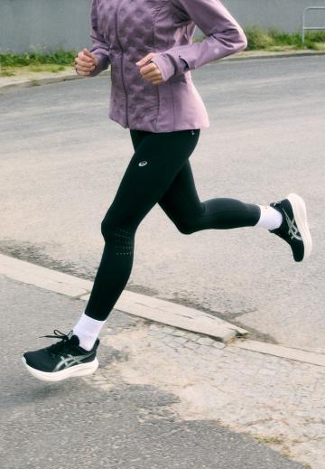 Беговые кроссовки