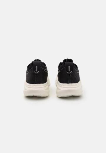 Беговые кроссовки