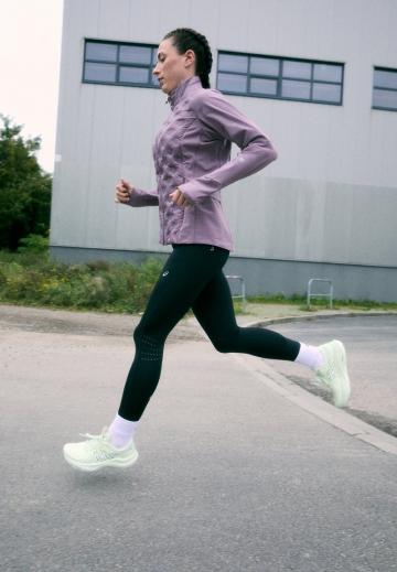 Беговые кроссовки