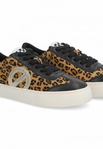 Гандбольные кроссовки