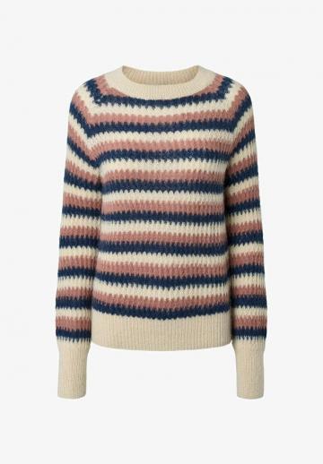 Пуловер в полоску
