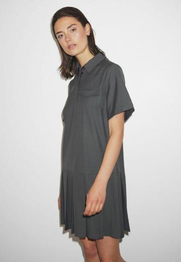 Короткое платье