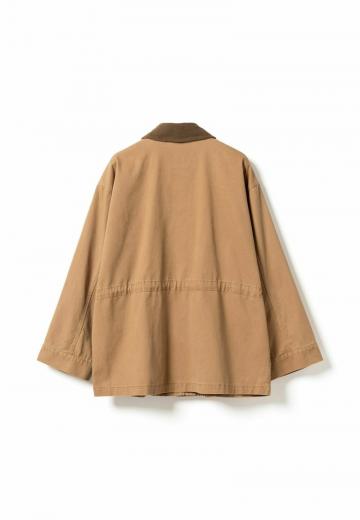 Куртка с накладнымит карманами