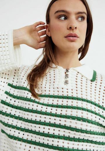 Пуловер с воротником поло