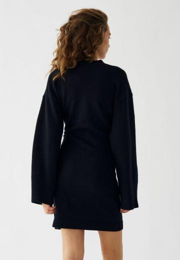 Вязаное платье