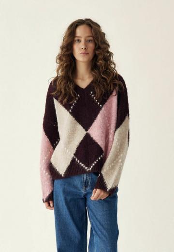 Пуловер с вырезом V