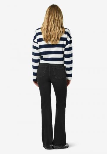 Клешеные джинсы