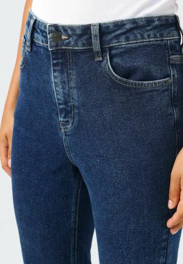 Свободные джинсы