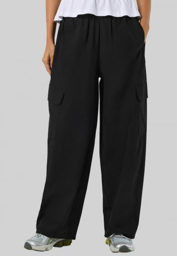 Брюки с накладными карманами