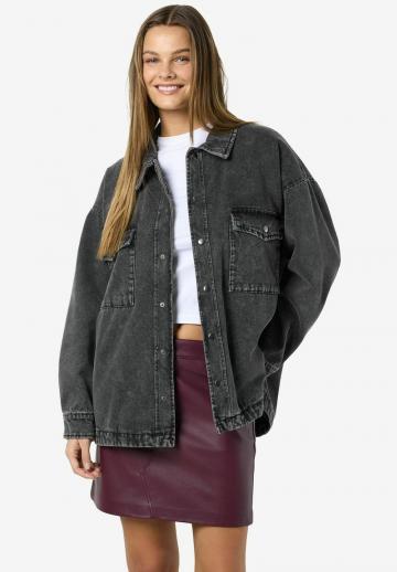 Короткое пальто