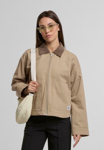 Куртка с накладнымит карманами