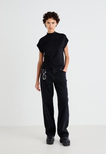 Свободные джинсы