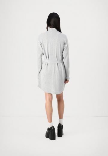 Вязаное платье