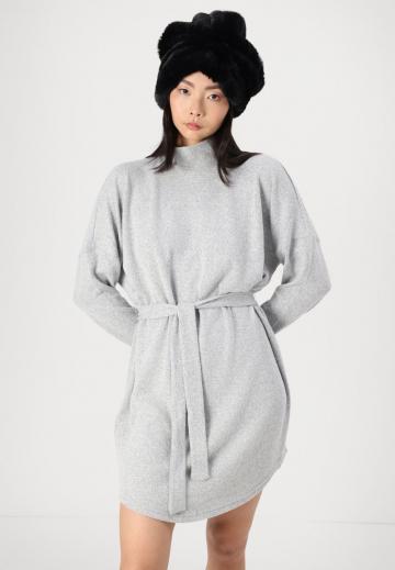 Вязаное платье