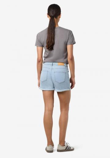 Джинсовые шорты