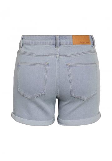 Джинсовые шорты