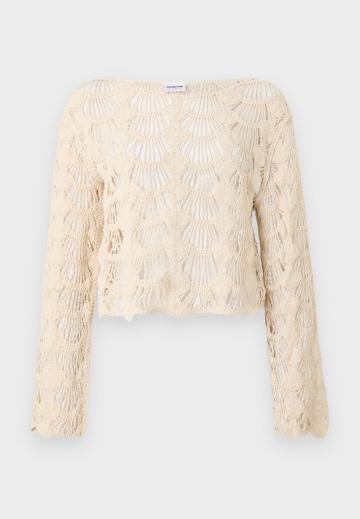 Вязаная кофта