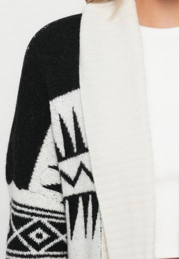 Жаккардовая вязаная кофта