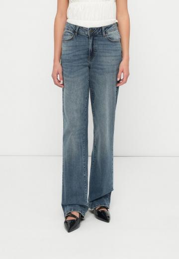 Свободные джинсы