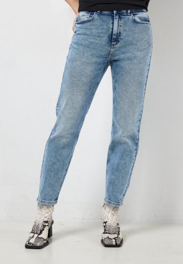 Свободные джинсы