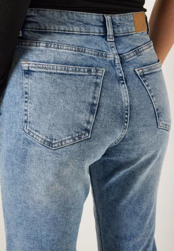 Свободные джинсы