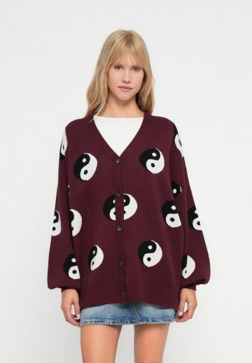 Жаккардовая вязаная кофта