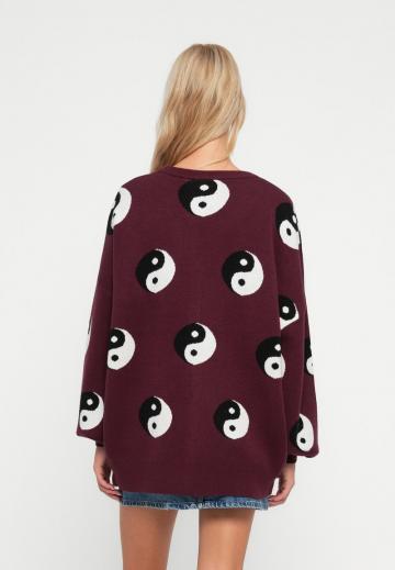 Жаккардовая вязаная кофта