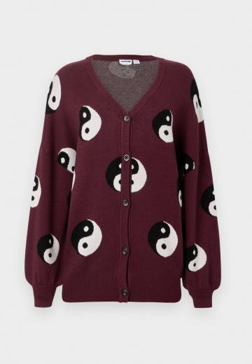 Жаккардовая вязаная кофта