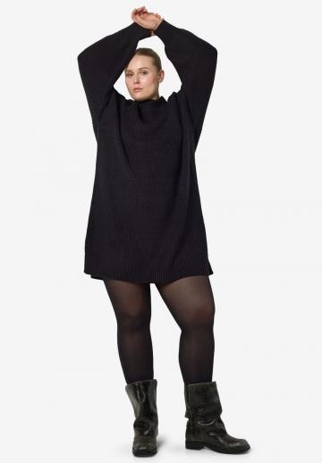 Вязаное платье