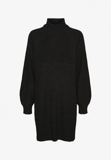 Вязаное платье