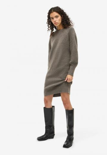 Вязаное платье