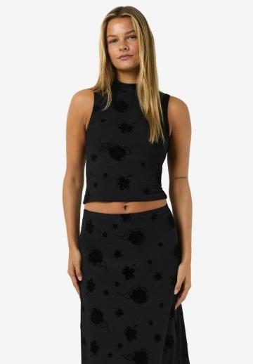 Блузка без рукавов