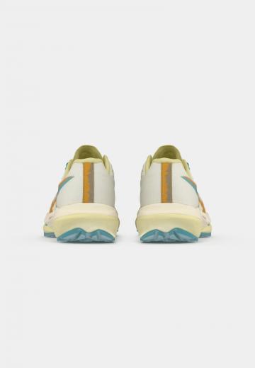 Беговые кроссовки