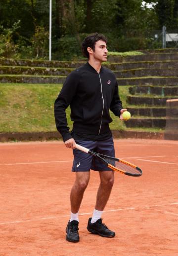 Теннисные кроссовки