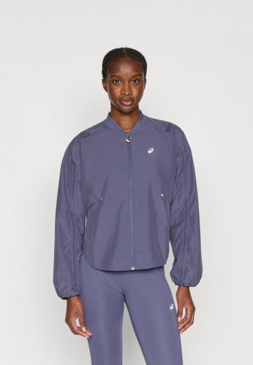 Спортивная куртка