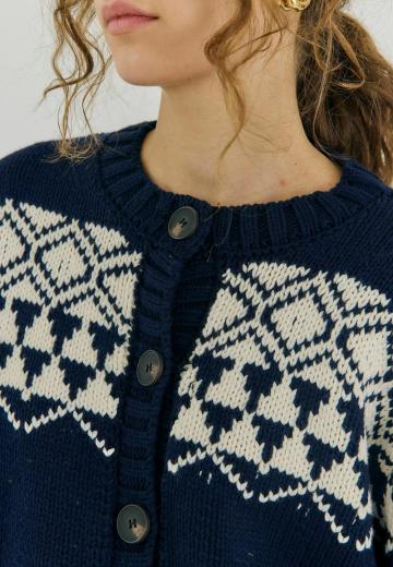 Вязаная кофта