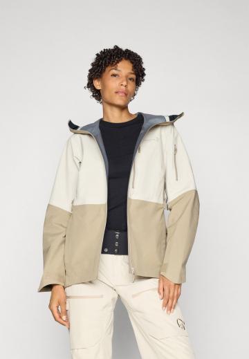 Спортивная куртка