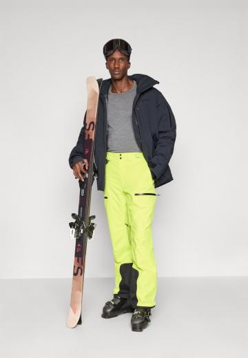 Сноубордическая куртка